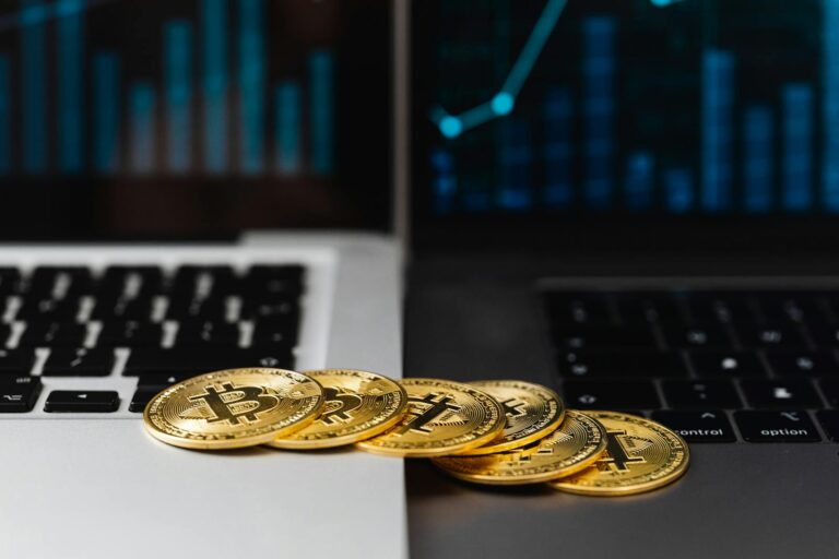 Discovering the Top 5 Gainers & Losers This Week in Crypto